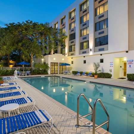 Holiday Inn Express Hotel & Suites Ft. Lauderdale-Plantation By Ihg Exteriör bild